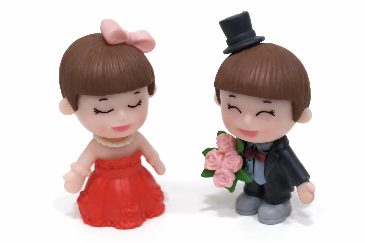 Cute Wedding Couple Cake Topper Figurines – Red Bride & Black Groom Set | MTRC325B