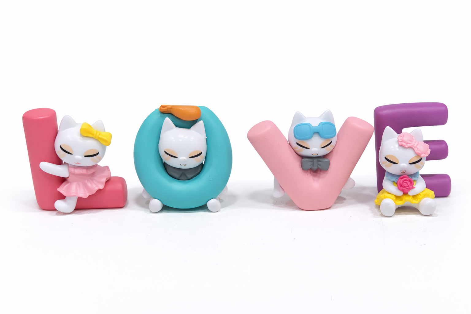 Cute Cat LOVE Letter Cake Topper Figurines – Cartoon Kitty Love Set | MTRC086A