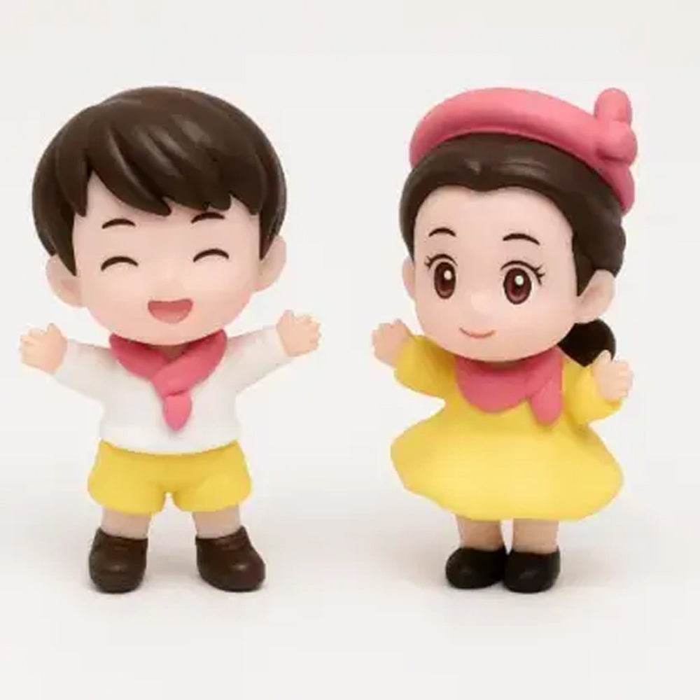 Adorable boy and girl figurines in yellow and pink with cheerful expressions – ideal for miniature dioramas or birthday cake decor – MTRC1