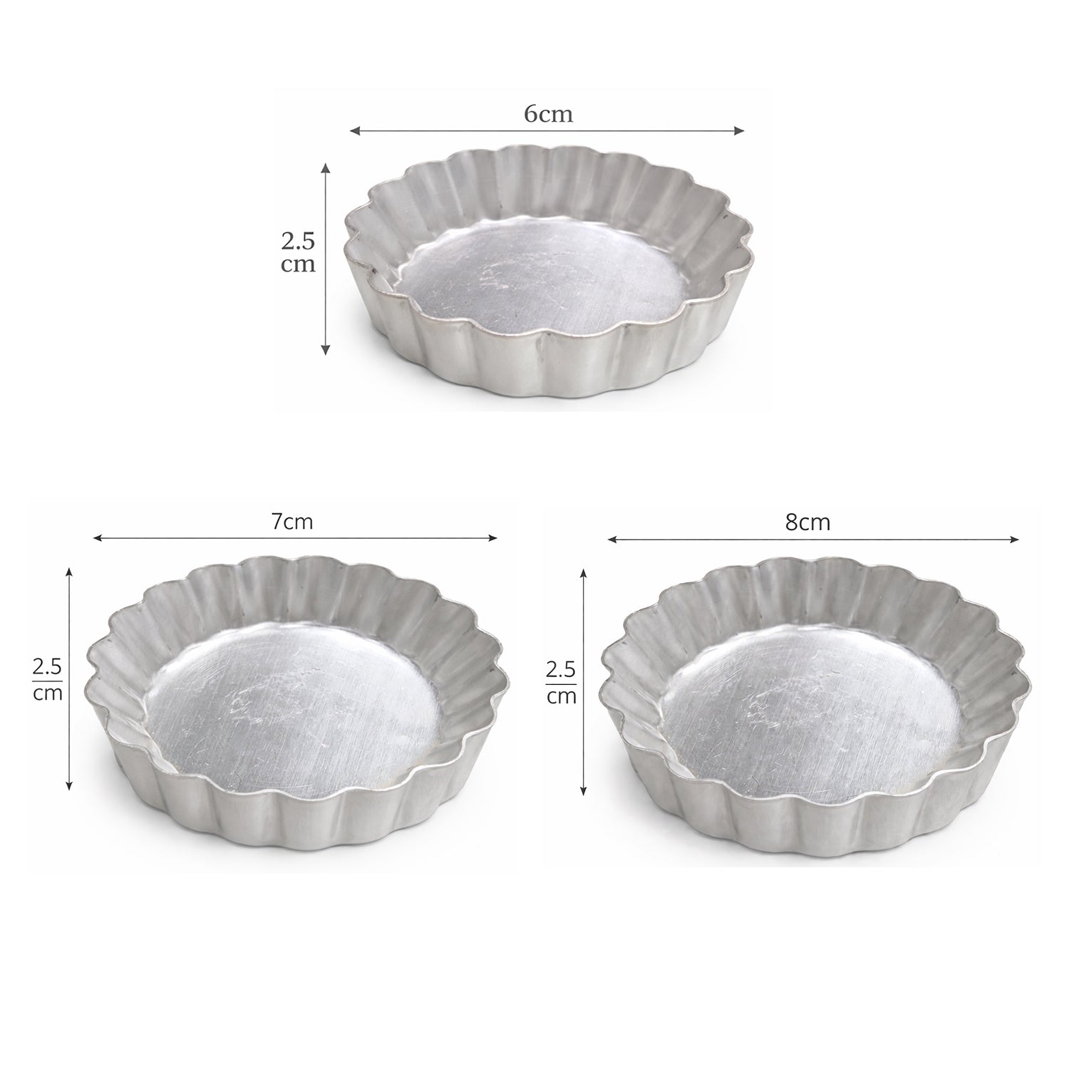 Three aluminium tart mold with dimensions indicated on a white background