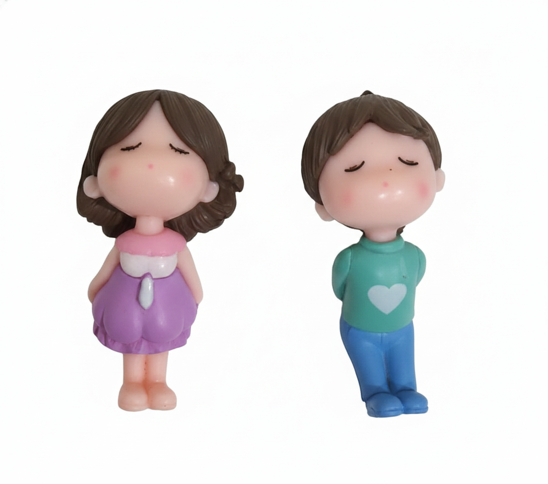 Cute Shy Couple Cake Topper Figurines – Pastel Heart Boy & Girl Set | MTRC342A