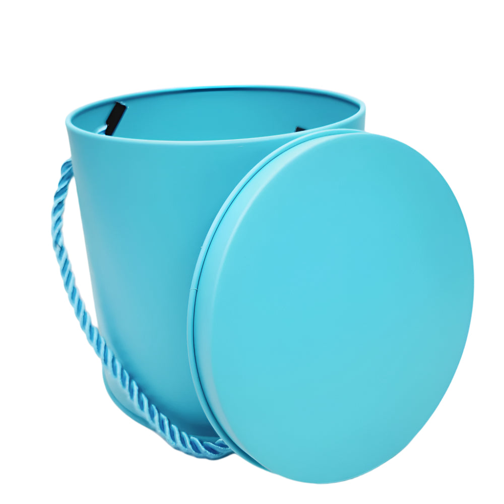 Hanging Rope Cake Tin Blue with lid placed on a white background for a clear view.