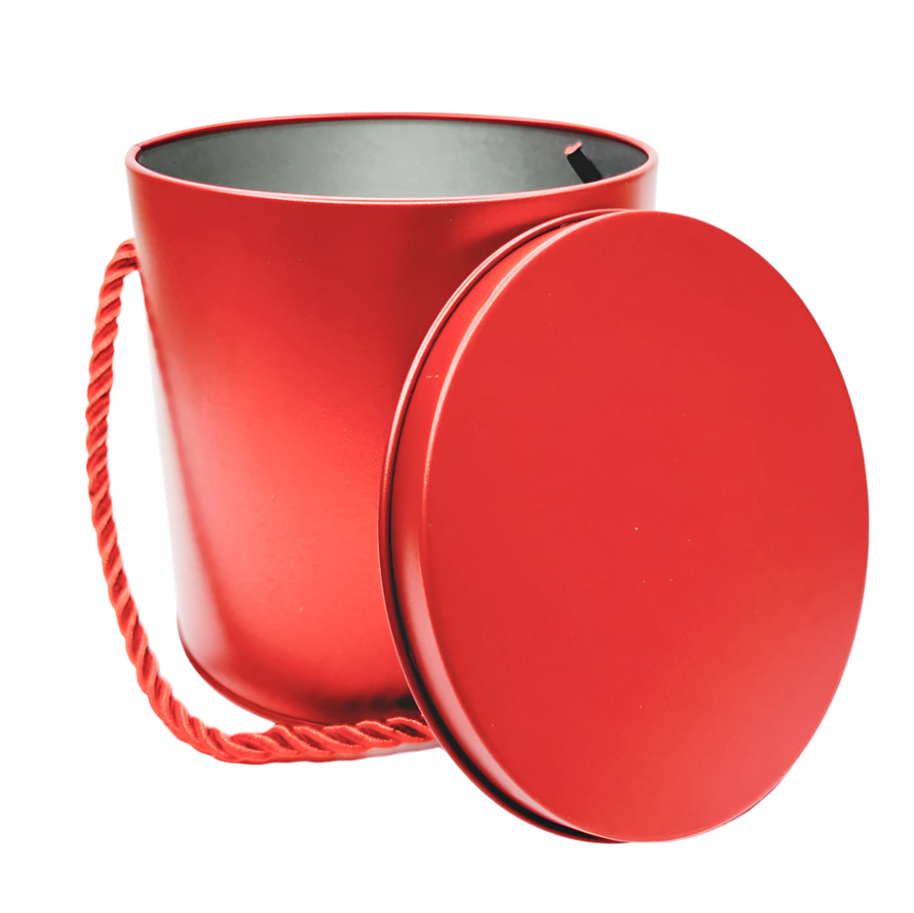 Hanging Rope Cake Tin Red with lid placed on a white background for a clear view.
