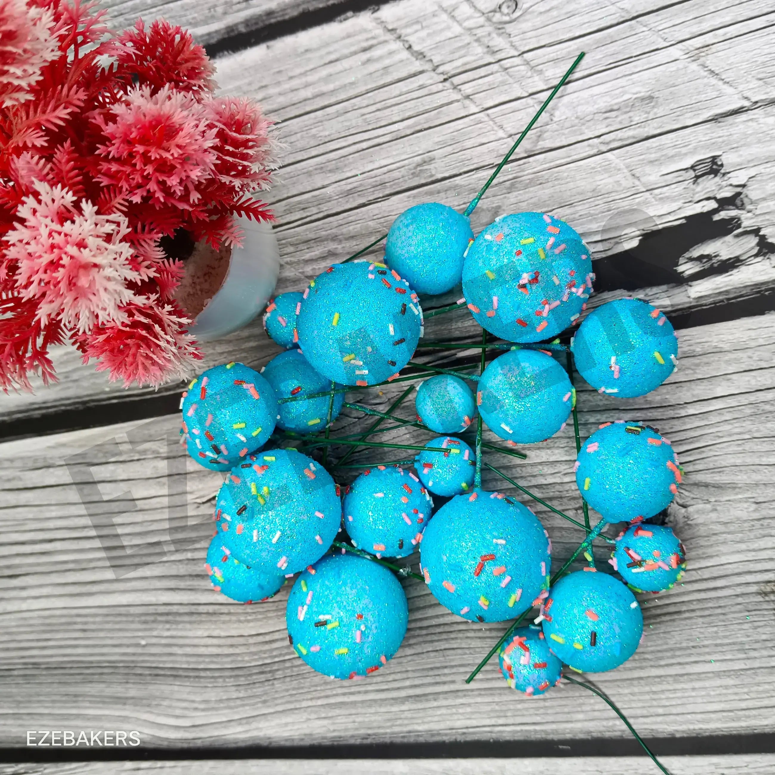 white Vermicelli Faux Ball 20pcs Set  TPR148