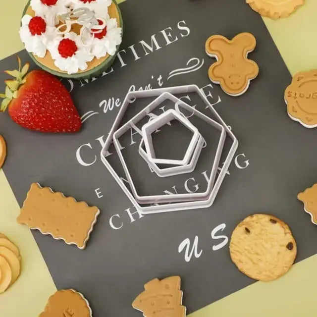 4 Pieces Football cookie Cutters CT022