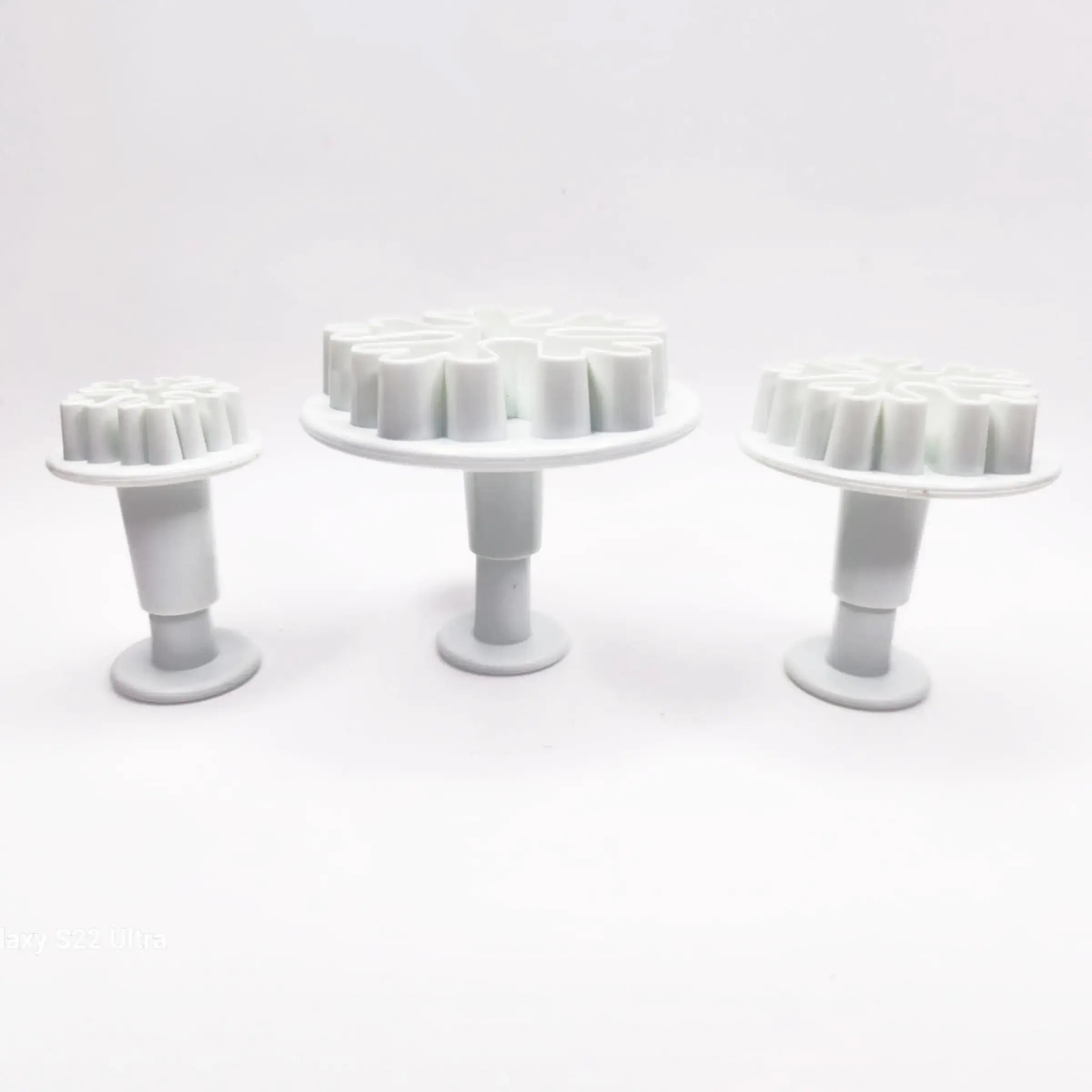 3-in-1 Snowflake Plunger Fondant & Cookie Cutter – Winter Baking Tool | CT145