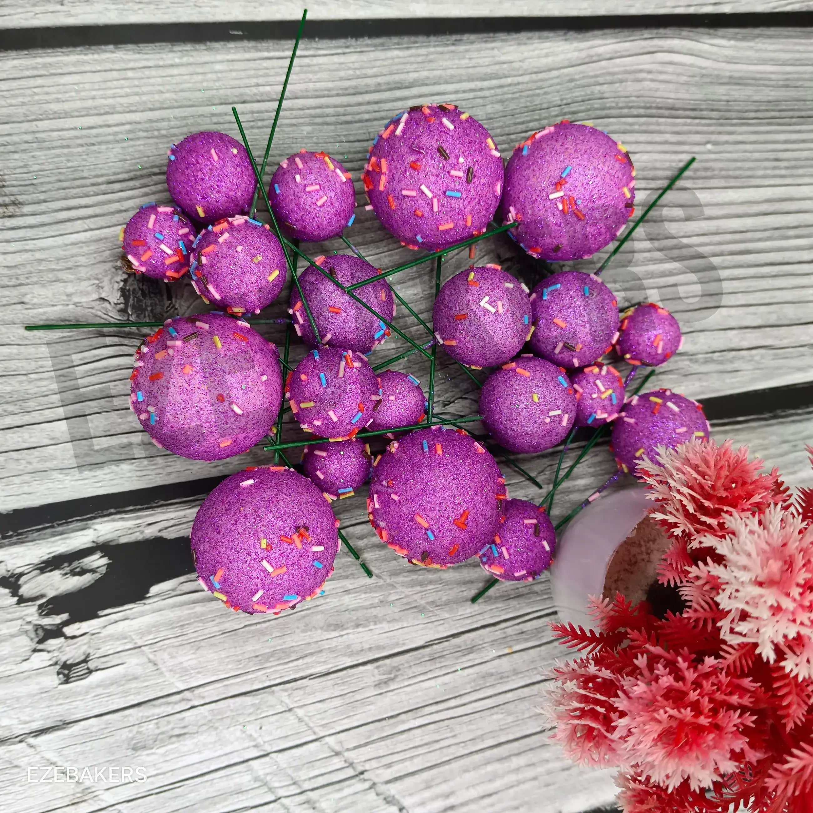 white Vermicelli Faux Ball 20pcs Set  TPR148